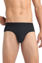 Urban Brief (Wayne Black)