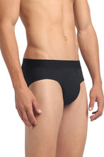 Urban Brief (Wayne Black)