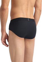 Urban Brief (Wayne Black)