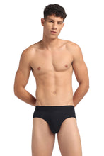 Urban Brief (Wayne Black)